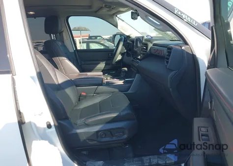 2023 Toyota Sequoia Trd Pro z USA, uszkodzony, nr VIN 7SVAAABA4PX007991